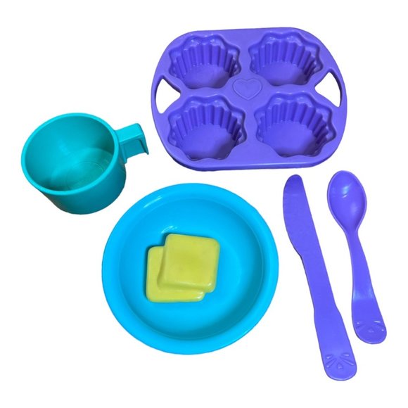 Lot of 10 Vintage 2002 Mixed Pretend Baking Tea Set Kitchen Toys Mrs. Potts Chip - Picture 6 of 7